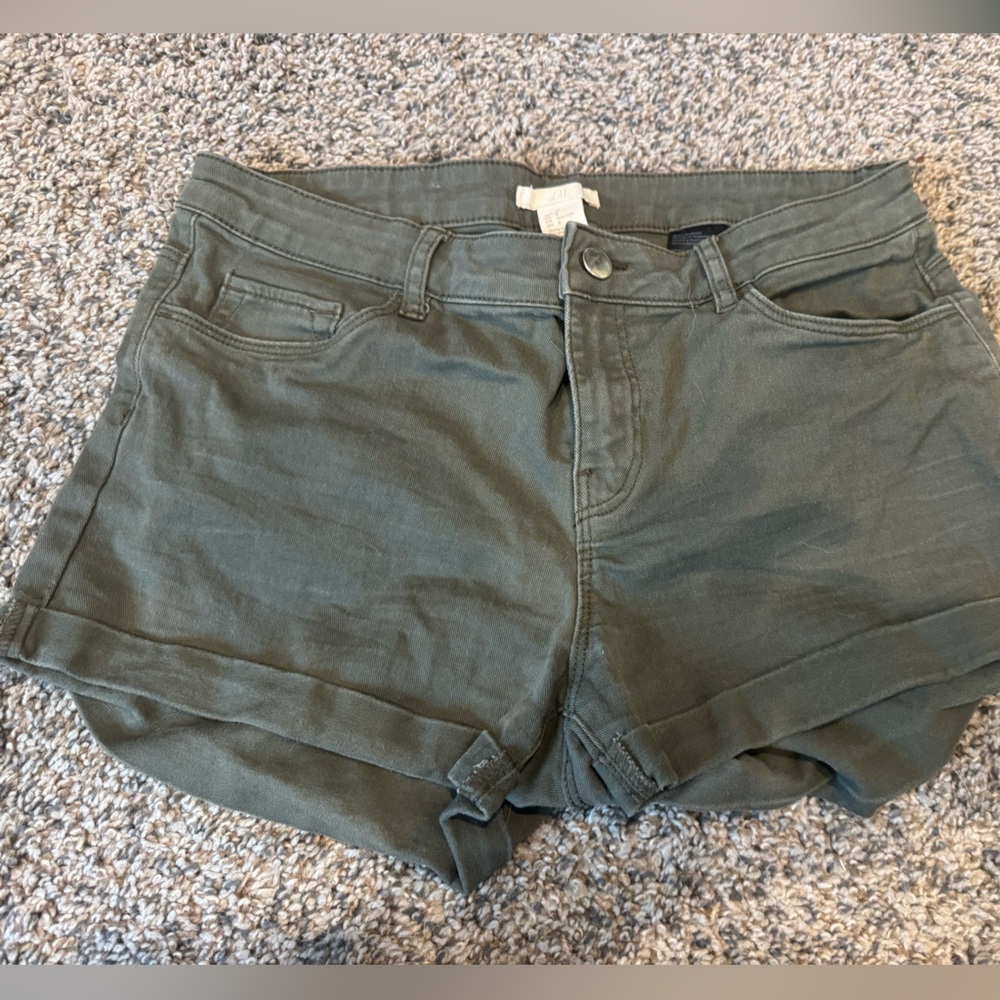 H&M Khaki Green Shorts